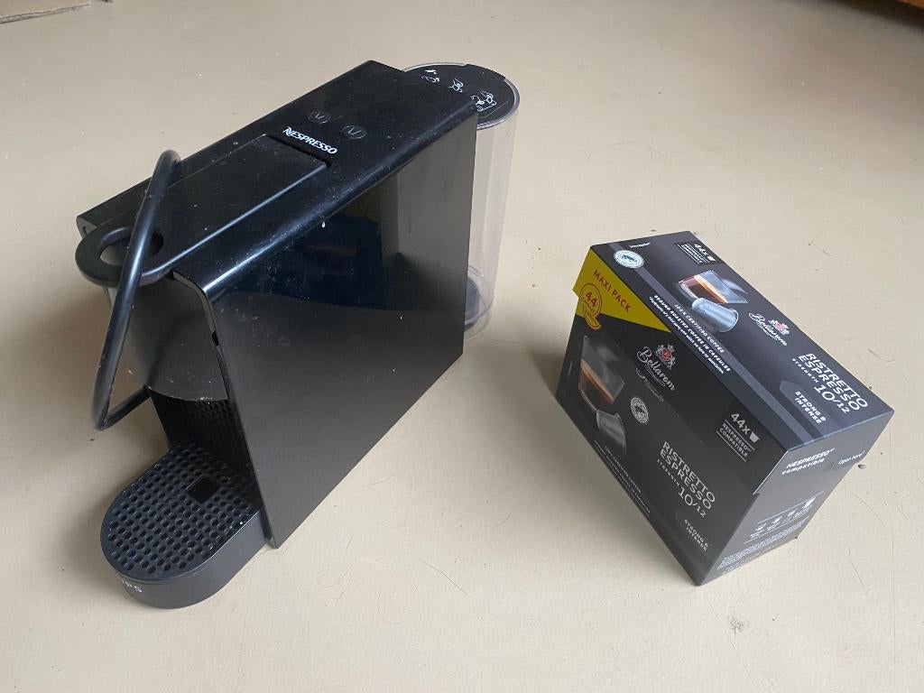 Nespresso Essenza Mini - Compacte koffiemachine, Witgoed en Apparatuur, Koffiezetapparaten, Ophalen, Afneembaar waterreservoir