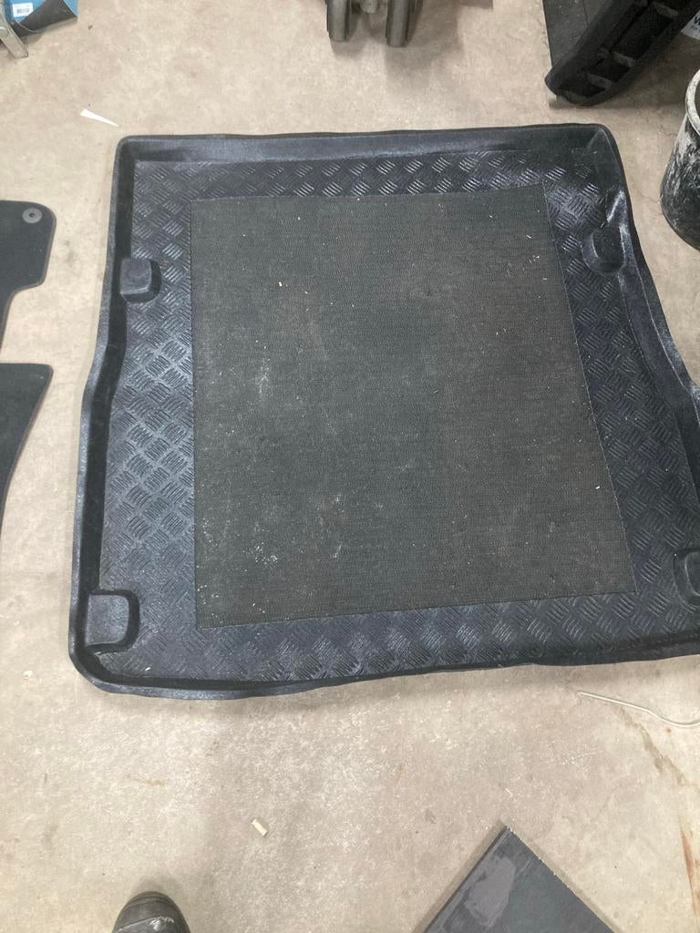 Audi A6 Avant Kofferbak Beschermer + Mattenset, Auto diversen, Automatten, Gebruikt, Ophalen