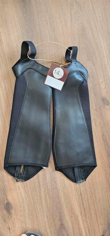 Fouganza chaps 14 jaar (H 38cm) beschikbaar voor biedingen