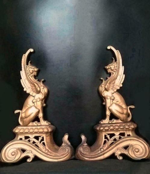 Antiek Bronzen vuurbokken 1stdibs French Brass Griffin, Antiek en Kunst, Antiek | Koper en Brons, Brons, Ophalen of Verzenden