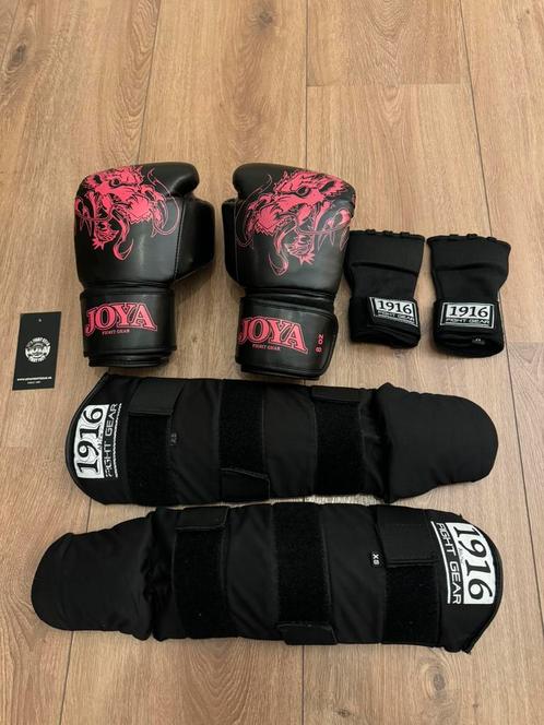 Kickboksen / boksen set  kind maat 8 (oz) z.g.a.n., Sport en Fitness, Vechtsporten en Zelfverdediging, Zo goed als nieuw, Overige