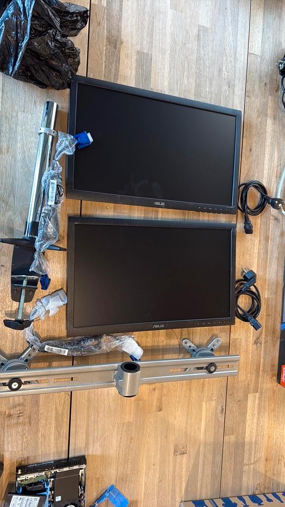 Asus Beeldschermen met Steun & Kabels, Computers en Software, Monitoren, Gebruikt, 60 Hz of minder, DVI, In hoogte verstelbaar