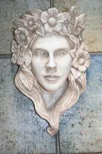 Mucha style vrouw hoofd bloemen en vlinders aardew, Huis en Inrichting, Ophalen of Verzenden, Nieuw