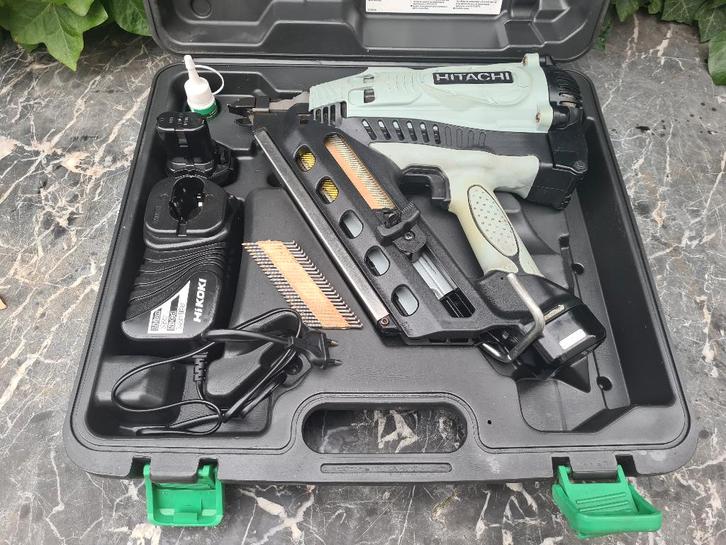 HITACHI 90mm ACCU Constructietacker, Doe-het-zelf en Verbouw, Gereedschap | Handgereedschap, Zo goed als nieuw, Ophalen of Verzenden