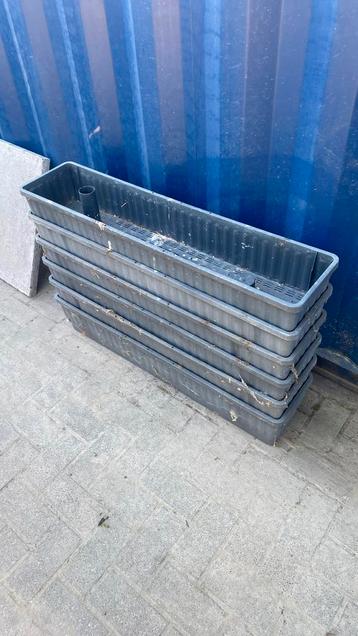 Bloembakken beschikbaar voor biedingen