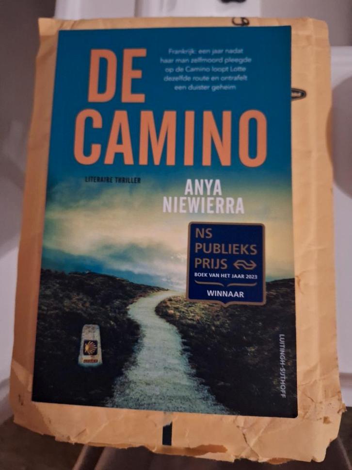 Anya Niewierra - De Camino, Boeken, Thrillers, Zo goed als nieuw, Ophalen of Verzenden