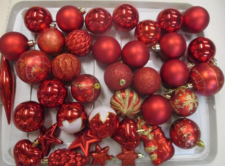 38 Rode kunststof kertballen/figuren inclusief opbergbak(4), Doe-het-zelf en Verbouw, Kozijnen en Schuifpuien, Zo goed als nieuw