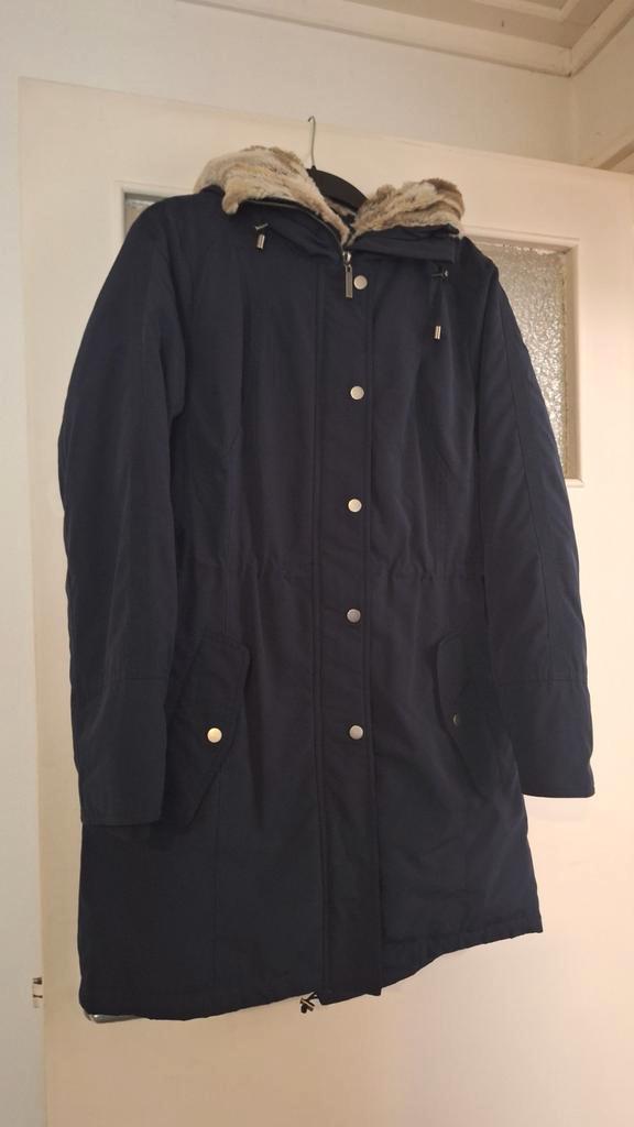 Donkerblauwe winterjas maat 40 - zo goed als nieuw!, Kleding | Dames, Jassen | Zomer, Zo goed als nieuw, Maat 38/40 (M), Blauw