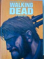 Walking dead -  2. Ver van huis, Eén stripboek, Ophalen of Verzenden, Zo goed als nieuw, Charlie Adlard; Robert Kirkman