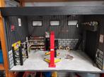 Diorama garage 1/10 zie foto's zonder body, Ophalen, Zo goed als nieuw, Elektro