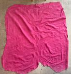 Prachtig roze suède - lap 110 x 110, Hobby en Vrije tijd, Stoffen en Lappen, Leer of Kunstleer, Nieuw, Ophalen of Verzenden, 30 tot 120 cm