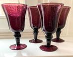 Vier diep aubergine-kleurige wijnglazen, Antiek en Kunst, Antiek | Glas en Kristal, Ophalen of Verzenden