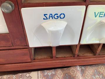 Mooi Inbouw Keukenrek met Sagobakje beschikbaar voor biedingen