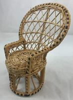 Fleur poppenmeubel rotan stoel vintage 1982 Barbie Sindy pop, Postbus 64461, Brunssum, Nederland, Verzenden, Kenduseditemsinfo@gmail.com