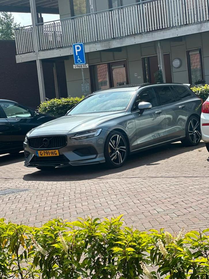 Volvo V60 T8 Twin Engine 390pk AWD Geartronic Hybride, Auto's, Volvo, Particulier, V60, 360° camera, 4x4, ABS, Achteruitrijcamera