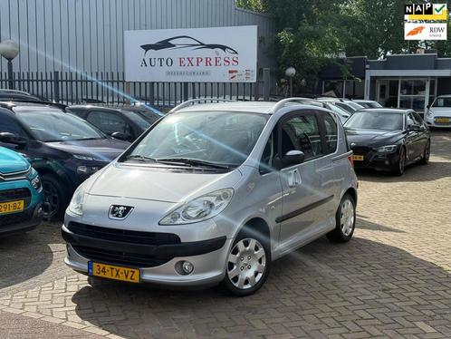 Peugeot 1007 1.6-16V Gentry/Automaat/Airco/Cruis/Terekhaak/N, Auto's, Peugeot, Bedrijf, Te koop, ABS, Airbags, Airconditioning