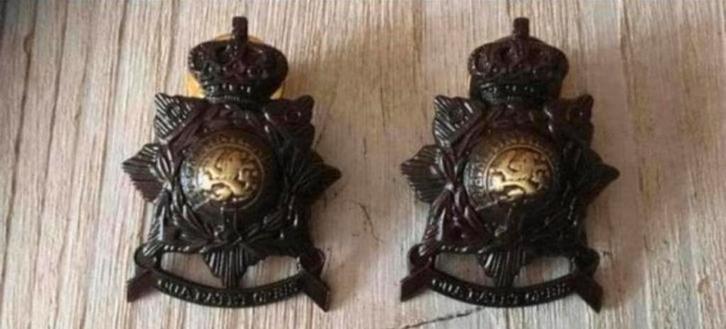 Korps Mariniers Setje Torren voor Barathea, Verzamelen, Militaria | Algemeen, Marine, Embleem of Badge, Nederland, Verzenden