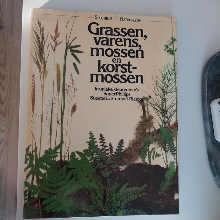 Spectrum Natuurgids: Grassen, Varens, Mossen, Korstmossen, Boeken, Natuur, Gelezen, Bloemen, Planten en Bomen, Ophalen of Verzenden