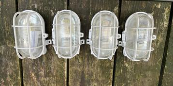 4 wandlampen, wit,  voor binnen of buiten  beschikbaar voor biedingen