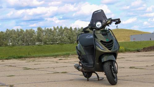 Piaggo zip full option (brom), Fietsen en Brommers, Snorfietsen en Snorscooters, Zo goed als nieuw, Piaggio, Benzine, Ophalen