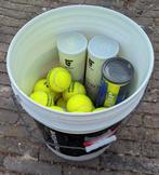 Emmer met HEAD trainer tennisballen en diverse andere, Ophalen of Verzenden, Gebruikt, Ballen, Head