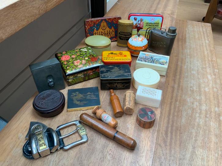Antiek Vintage Dozen Doosjes Doos Blik, Diversen, Rommelmarktspullen, Zo goed als nieuw, Ophalen of Verzenden
