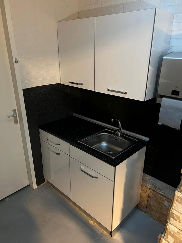 NIEUW MOOI KEUKENBLOK MET BOVEN KASTEN, Huis en Inrichting, Keuken | Complete keukens, Zo goed als nieuw, Enkelwandige keuken