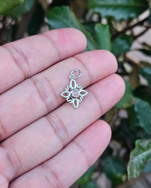 Rozenkwarts Hanger Esme - Echt Zilver, Sieraden, Tassen en Uiterlijk, Kettinghangers, Nieuw, Zilver, Roze, Overige voorstellingen