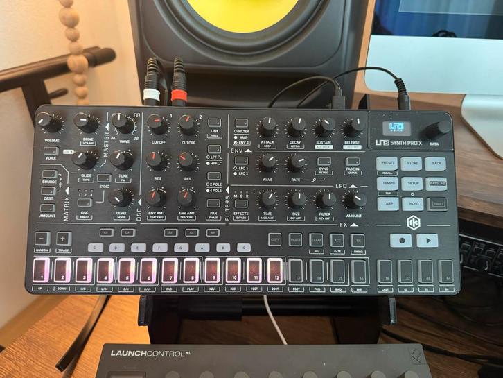 IK Multimedia Uno Synth Pro X - Analoge Synthesizer, Muziek en Instrumenten, Synthesizers, Zo goed als nieuw, Overige aantallen