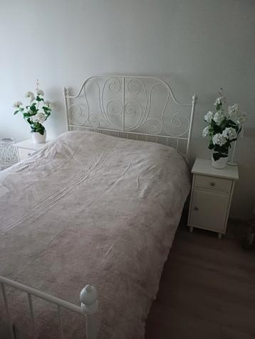 Ikea bed incl. 2 lattenbodems + matras - afbeelding 5