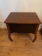 Houten Bijzettafel /naaitafeltje met Deurtje, Ophalen, Gebruikt, Eikenhout, Minder dan 50 cm