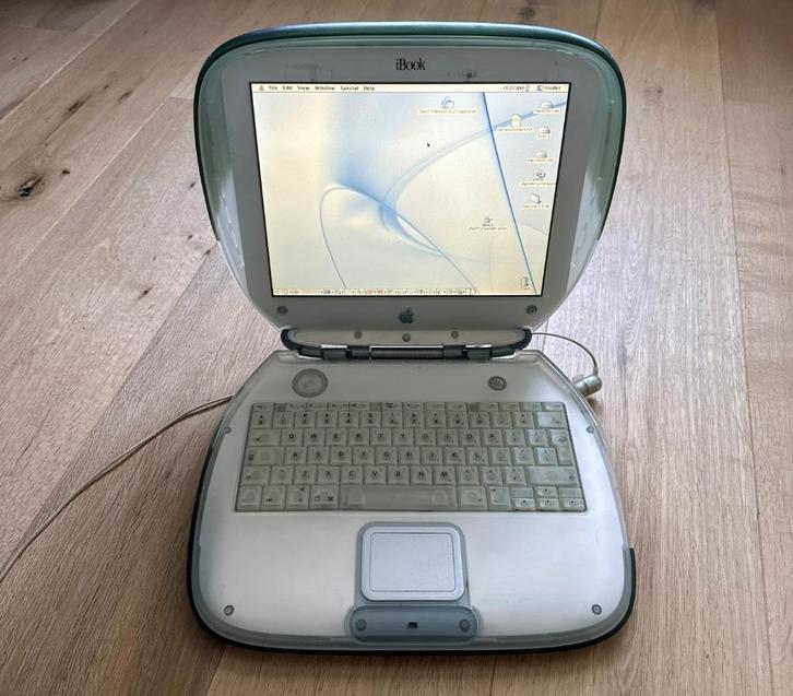 iBook G3 366MHz SE Clamshell graphite met SSD, Computers en Software, Vintage Computers, Ophalen of Verzenden