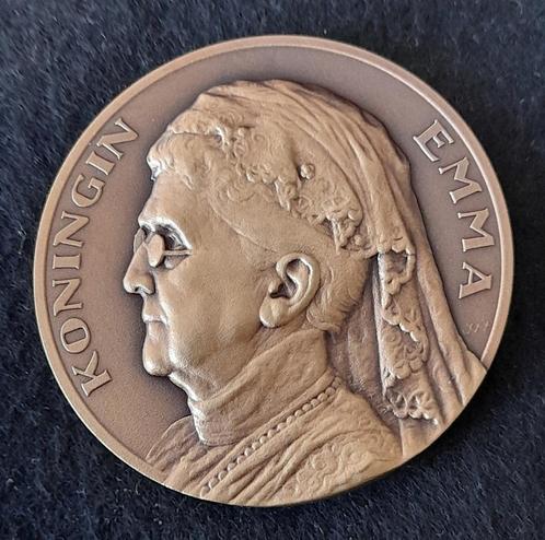 Bronzen penning Koningin Emma 1858-1934, Postzegels en Munten, Penningen en Medailles, Brons, Nederland, Ophalen of Verzenden
