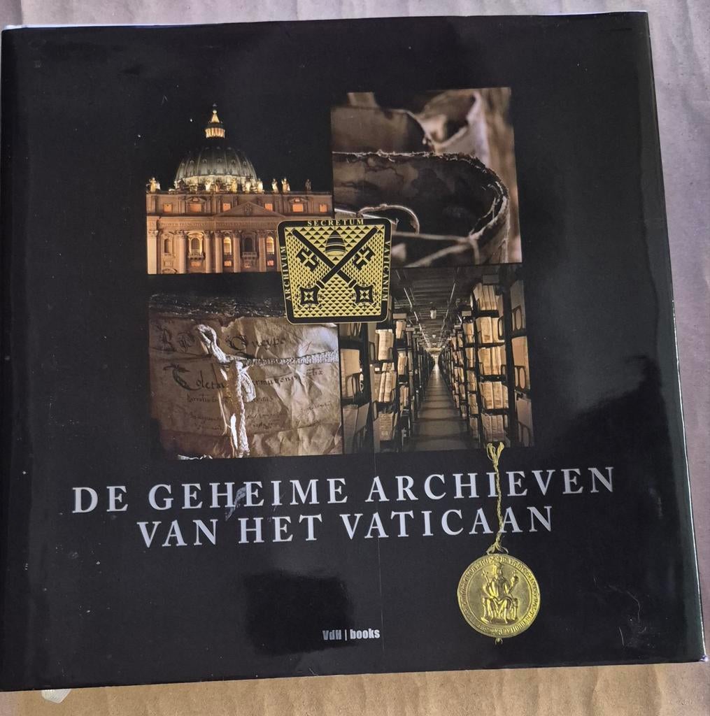 Luca Becchettti - De geheime archieven van het Vaticaan, Ophalen of Verzenden, Zo goed als nieuw, Luca Becchettti; Giovanni Castaldo; Marcel Chappin; Luca Carboni