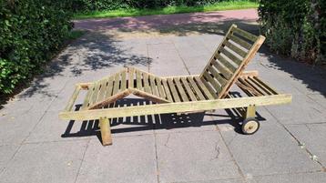 Ligbed hardhout  beschikbaar voor biedingen
