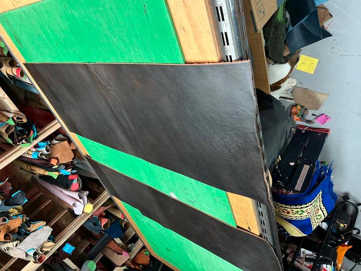 Cognac patina tuigleer 4-4,5mm dik half soepel nr31-32, Hobby en Vrije tijd, Stoffen en Lappen, Zo goed als nieuw, Leer of Kunstleer