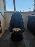 Vintage rieten kuipstoel, Huis en Inrichting, Ophalen, Gebruikt, Zwart, Vintage