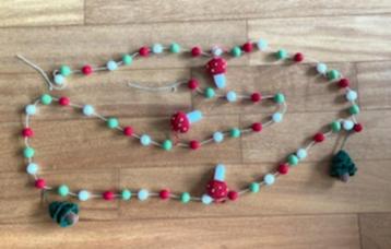 vilt bal kerstboom paddenstoel slinger 3 m. KERST SINT tip  beschikbaar voor biedingen