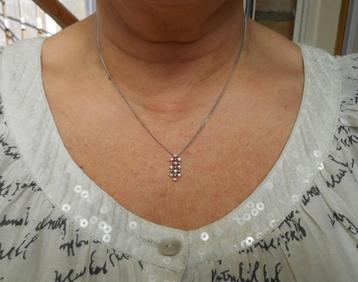 Zilveren ketting met hanger roze steentjes nr.1452 beschikbaar voor biedingen