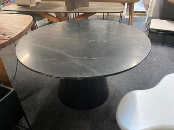 Eettafel zwart echt marmer 130cm stalen poot beschikbaar voor biedingen