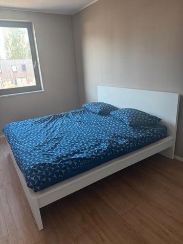 Ikea Malm bed 180x200 + matrassen, dekbed en kussen beschikbaar voor biedingen