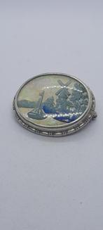 Zilveren Broche met Hollands Tafereel, Gebruikt, Minder dan 4 cm, Ophalen of Verzenden, Zilver