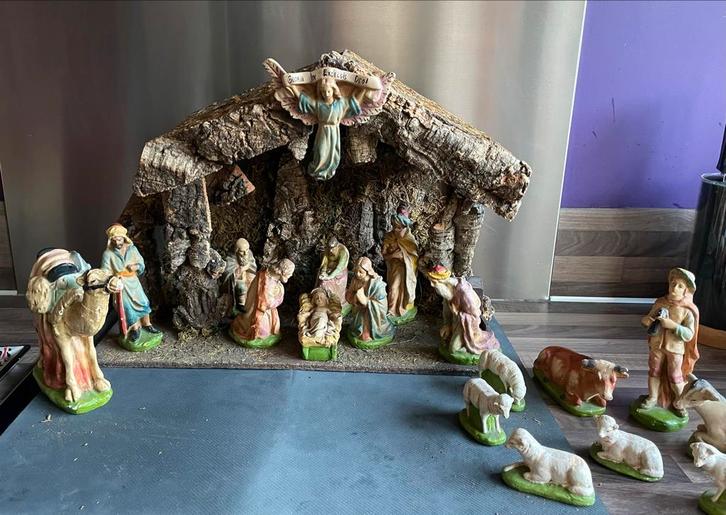 Antieke Kerststal - 1939 - Geschilderd Gips 20 delig, Antiek en Kunst, Antiek | Religie, Ophalen of Verzenden