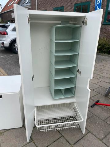 Kast (kinderkamer) beschikbaar voor biedingen