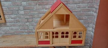 Super leuk houten poppenhuis  beschikbaar voor biedingen