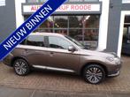Mitsubishi Outlander 2.0 2WD 7-Persoon Automaat Benzine Limi, Auto's, Mitsubishi, 1998 cc, 4 cilinders, 7 stoelen, 14 km/l
