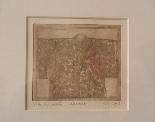 Ets Titel Kimono door Inez Creuwels 1993 hxb: 12,7 x 14,7 cm, Antiek en Kunst, Kunst | Etsen en Gravures, Ophalen of Verzenden