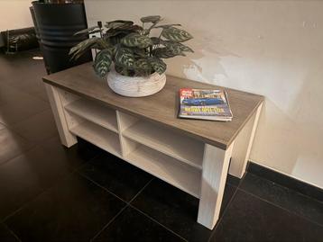 Eettafel Set + Dressoir + 6 Stoelen beschikbaar voor biedingen