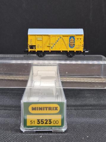 Minitrix 3523 - gedekte goederenwagen Iklm 'Bananen' (14811) beschikbaar voor biedingen