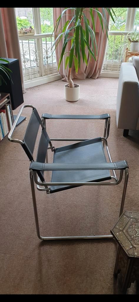 2 st . Replica wassily stoel, Huis en Inrichting, Stoelen, Zo goed als nieuw, Twee, Leer, Metaal, Zwart, Ophalen